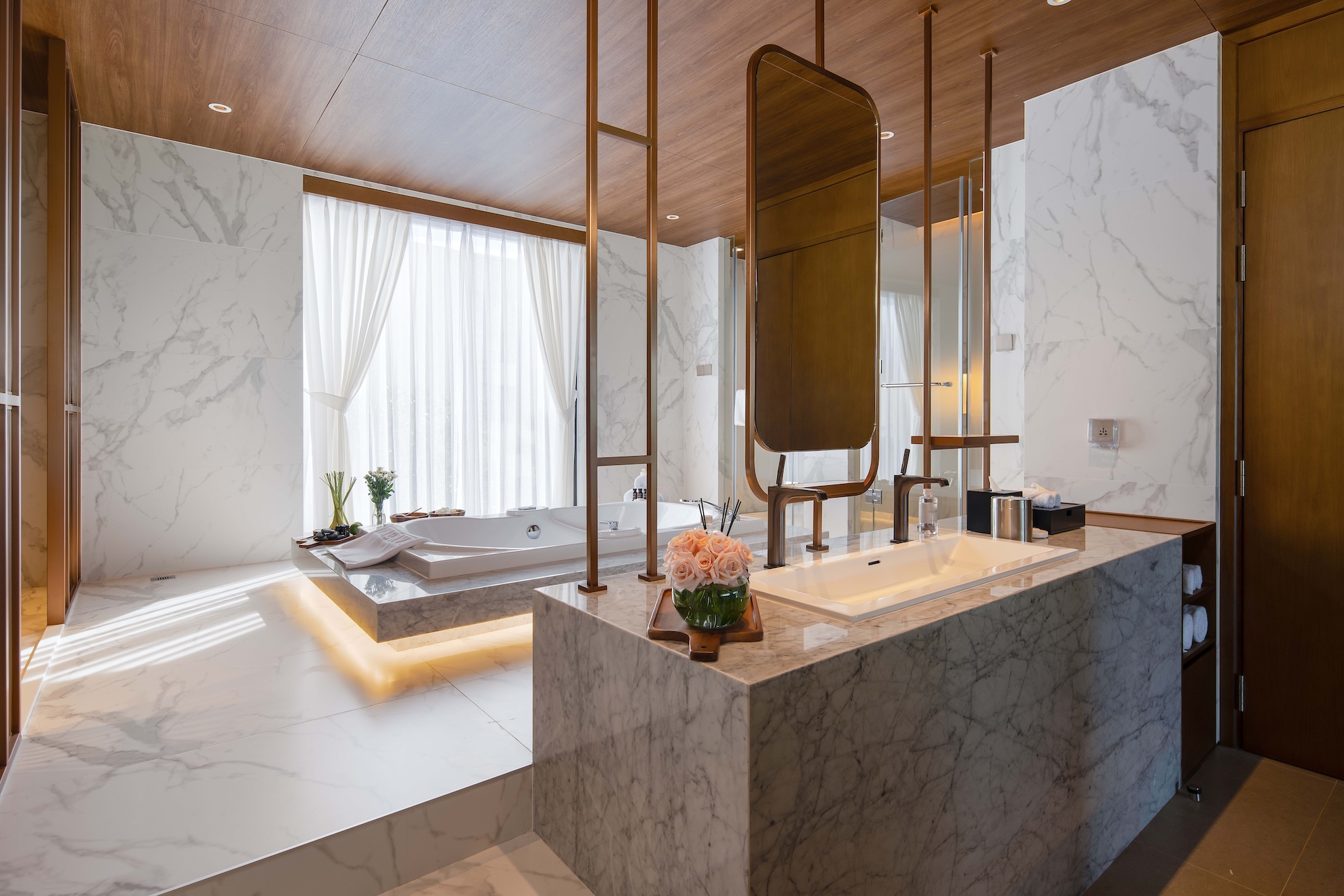 Beachfront 06-Bedroom Pool Villa