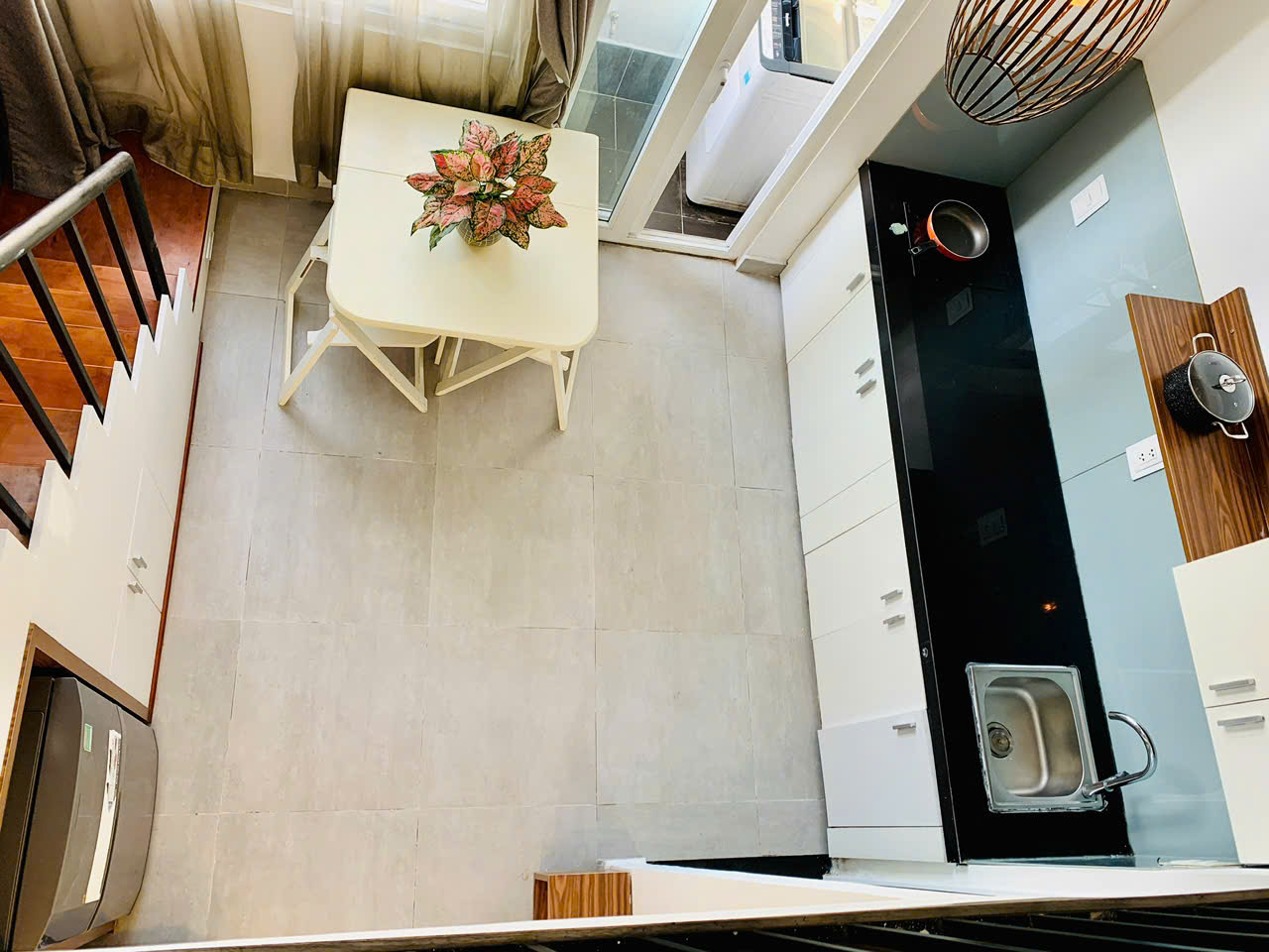 Studio with window_ 602 & 409